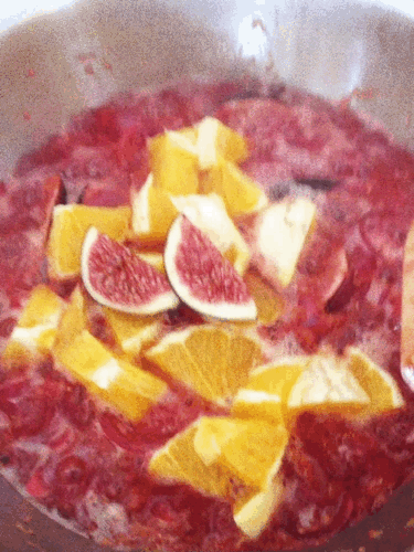 boiling fig with oranges