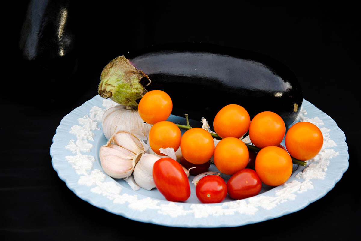 eggplant with garlic and tomatoes