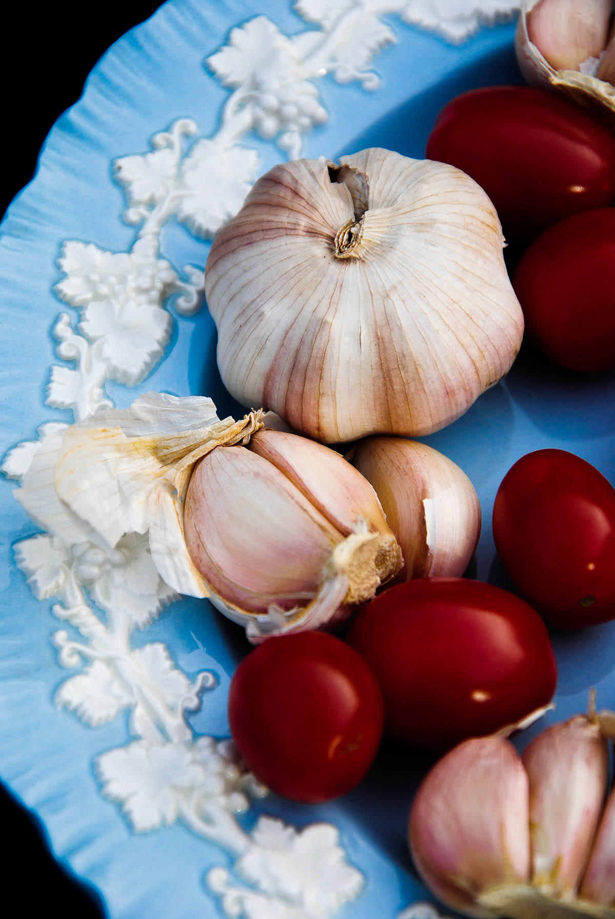 garlic and tomatoes