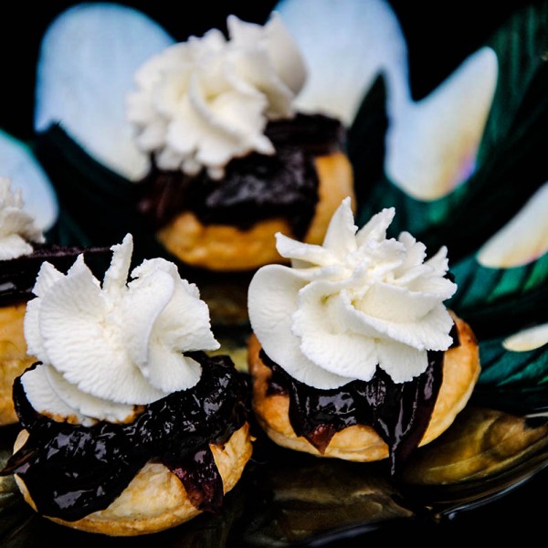 caramelized onions with goats cheese