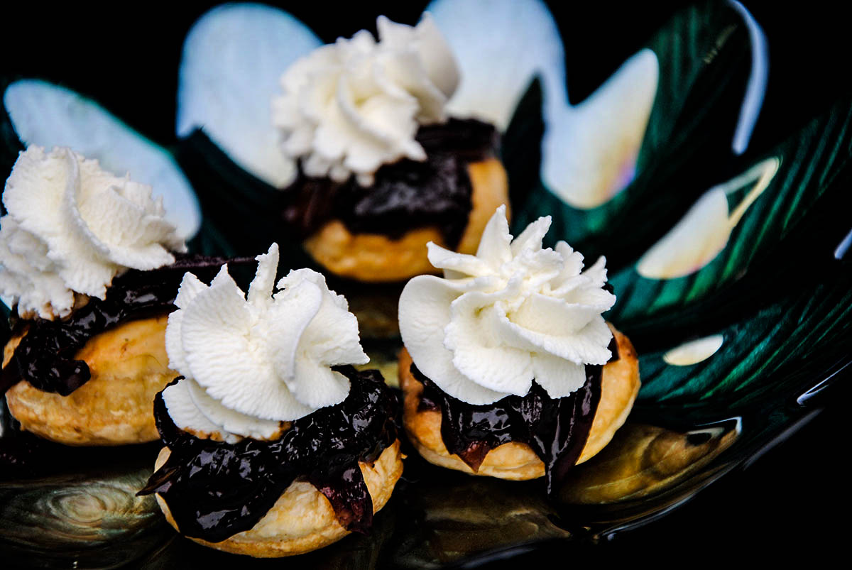 caramelized onions with goats cheese