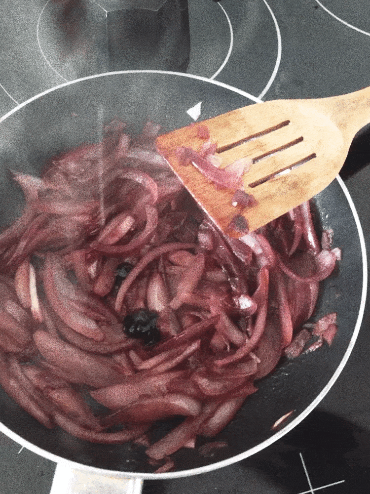 red wine caramelized onions