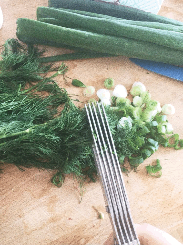 Cutting dill with multi-blade scissors