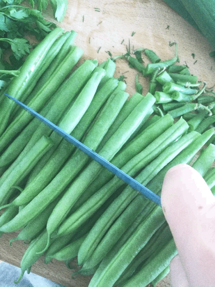 Cutting Scallions with knife